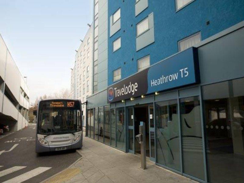 Ibis Budget London Heathrow T5 Слау Екстериор снимка